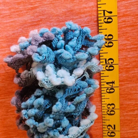 Elegant handmade scarf - Picture 10 of 10